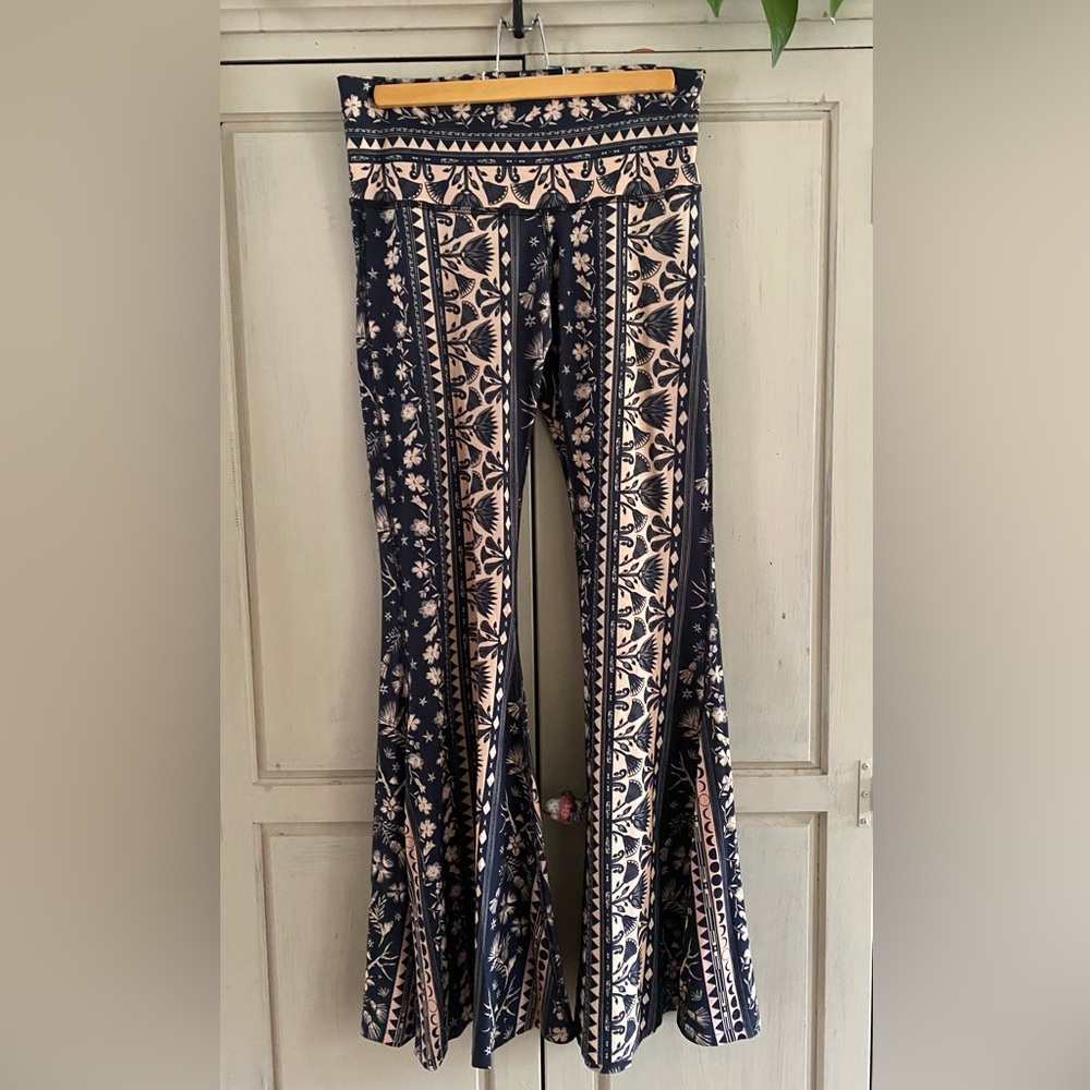 Floral Patterned Wide-Leg Pants